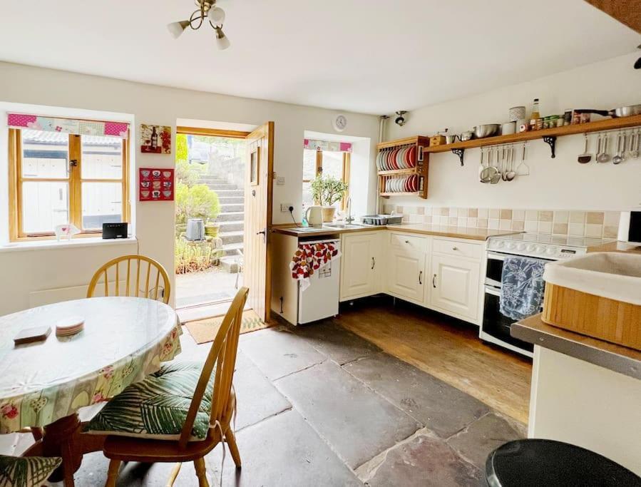 Foresters Inn Cottage Parkend エクステリア 写真